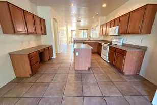 3832 W Glass Ln, Phoenix, AZ 85041 - Photo 10