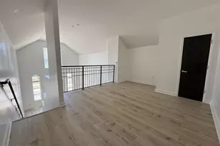 215 E McKinley St, Phoenix, AZ 85004 - Photo 8