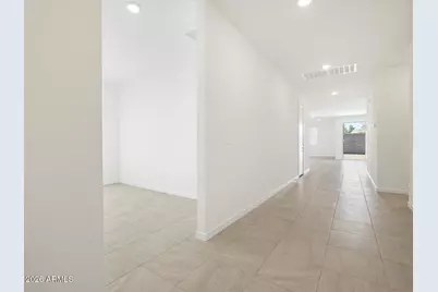 32899 N Vineyard Avenue, San Tan Valley, AZ 85143 - Photo 2