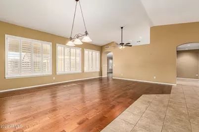 20432 N 87th Lane, Peoria, AZ 85382 - Photo 8