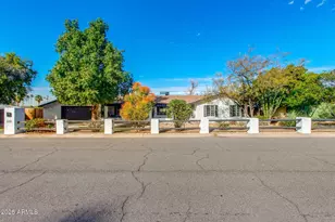 1520 W Aster Dr, Phoenix, AZ 85029 - Photo 1