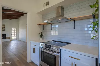 2011 W Nopal Avenue, Mesa, AZ 85202 - Photo 10