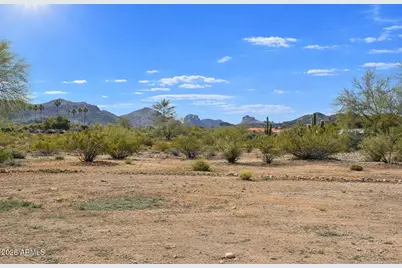 4621 E Onyx Avenue, Phoenix, AZ 85028 - Photo 2