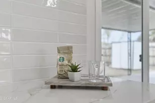 6408 W Avalon Dr, Phoenix, AZ 85033 - Photo 6