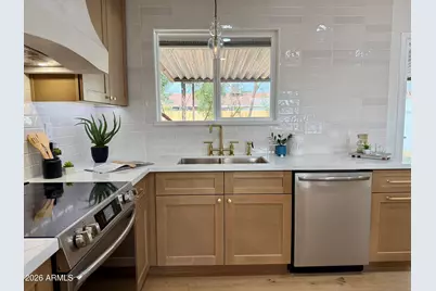 6408 W Avalon Drive, Phoenix, AZ 85033 - Photo 10