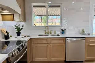 6408 W Avalon Dr, Phoenix, AZ 85033 - Photo 10