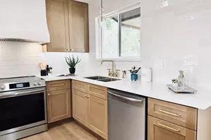 6408 W Avalon Dr, Phoenix, AZ 85033 - Photo 4