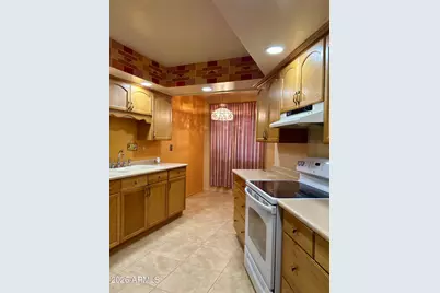 10878 W Coggins Drive, Sun City, AZ 85351 - Photo 16