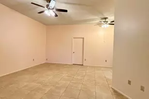 10878 W Coggins Dr, Sun City, AZ 85351 - Photo 12