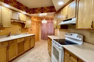 10878 W Coggins Dr, Sun City, AZ 85351 - Photo 4