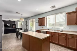 2513 W Branham Ln, Phoenix, AZ 85041 - Photo 12