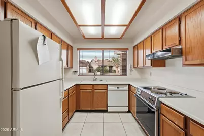 2605 W Gelding Drive, Phoenix, AZ 85023 - Photo 10