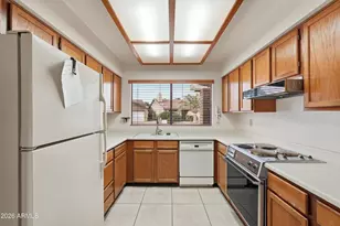 2605 W Gelding Dr, Phoenix, AZ 85023 - Photo 10