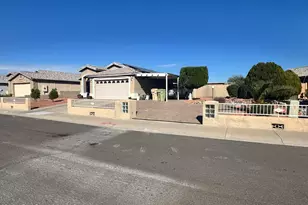 5351 N 77th Ln, Glendale, AZ 85303 - Photo 2