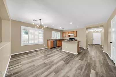 3323 W Saint Anne Avenue, Phoenix, AZ 85041 - Photo 6