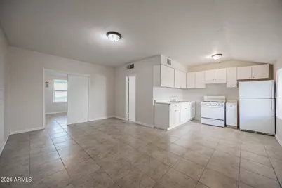 864 E Chandler Boulevard #15, Chandler, AZ 85225 - Photo 2