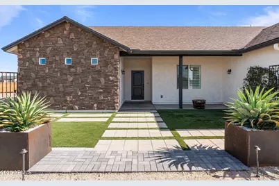 21015 W White Feather Lane, Wittmann, AZ 85361 - Photo 2