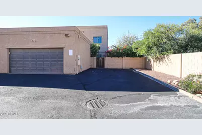 2826 E Tracy Lane #4, Phoenix, AZ 85032 - Photo 2