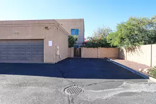 2826 E Tracy Ln, Phoenix, AZ 85032 - Photo 2