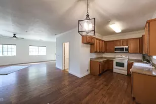 2826 E Tracy Ln, Phoenix, AZ 85032 - Photo 4