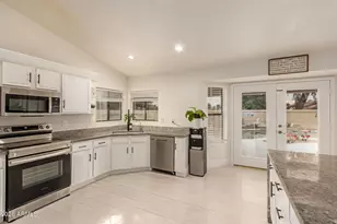 12465 N 67th Dr, Peoria, AZ 85381 - Photo 18