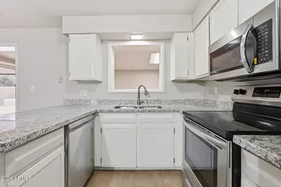 5824 S College Avenue, Tempe, AZ 85283 - Photo 10