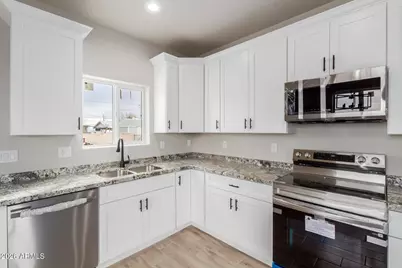 215 N Brown Avenue, Casa Grande, AZ 85122 - Photo 14