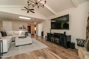 7631 E Medlock Dr, Scottsdale, AZ 85250 - Photo 10