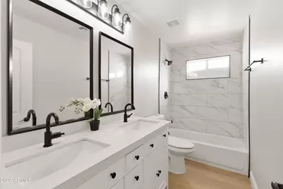 4255 N 30th Drive, Phoenix, AZ 85017 - Photo 14