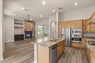 3653 E Sands Dr, Phoenix, AZ 85050 - Photo 14