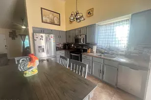 5704 N 67th Dr, Glendale, AZ 85303 - Photo 12