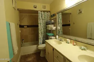 5704 N 67th Dr, Glendale, AZ 85303 - Photo 16