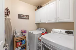 437 S Port Dr, Gilbert, AZ 85233 - Photo 12