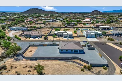 15324 W Bobwhite Way, Surprise, AZ 85387 - Photo 54