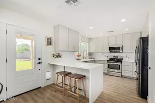 5855 E Hopi Cir, Mesa, AZ 85206 - Photo 4