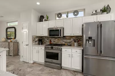 15736 W Goldenrod Drive, Surprise, AZ 85374 - Photo 10