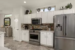 15736 W Goldenrod Dr, Surprise, AZ 85374 - Photo 10