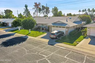 10825 W Caron Dr, Sun City, AZ 85351 - Photo 34