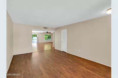 10825 W Caron Drive, Sun City, AZ 85351 - Photo 6