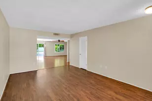 10825 W Caron Dr, Sun City, AZ 85351 - Photo 6