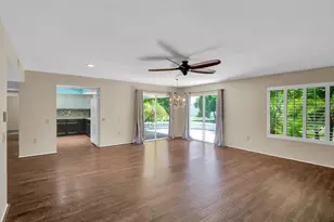 10825 W Caron Dr, Sun City, AZ 85351 - Photo 12