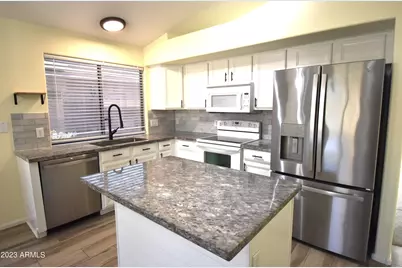 10230 W Country Club Trail, Peoria, AZ 85383 - Photo 10