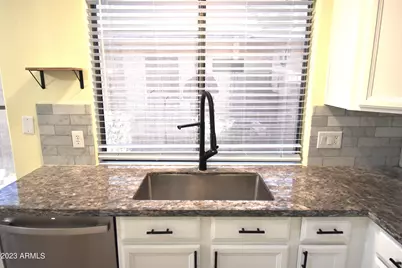 10230 W Country Club Trail, Peoria, AZ 85383 - Photo 12