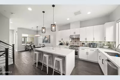 1717 E Morten Avenue #5, Phoenix, AZ 85020 - Photo 1