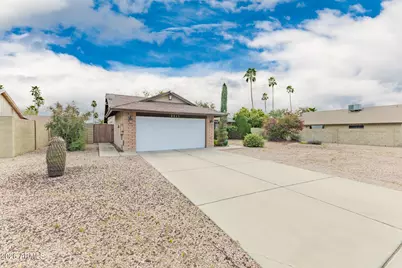 3215 W Paradise Lane, Phoenix, AZ 85053 - Photo 2