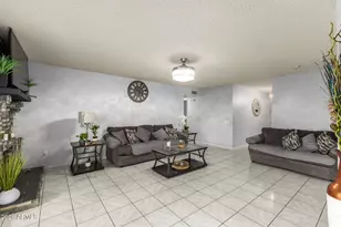 3215 W Paradise Ln, Phoenix, AZ 85053 - Photo 8