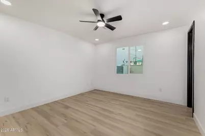 1602 N 57th Avenue, Phoenix, AZ 85035 - Photo 12