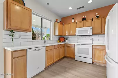 18754 N Summerbreeze Way, Surprise, AZ 85374 - Photo 14