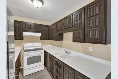 3645 N 69th Avenue #30, Phoenix, AZ 85033 - Photo 12