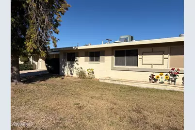 11024 W Abbott Avenue, Sun City, AZ 85351 - Photo 2